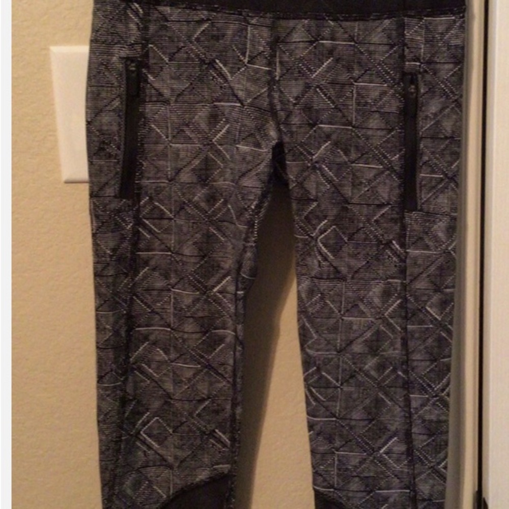 LULULEMON Inspire II Tights Formation Alpine White/Black Size: 4 - Picture 3 of 6